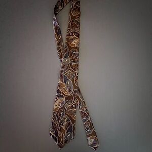 Sophisticated Paisley Tie in Brown and Gold